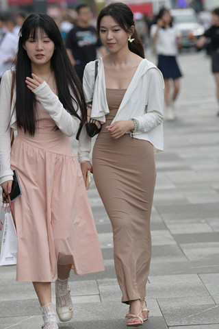 好漂亮的长裙知性优雅姐姐