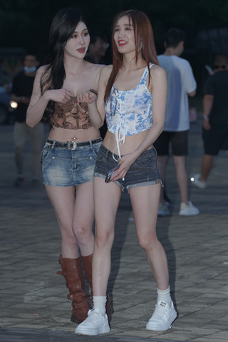 高挑长腿小蛮腰妹纸